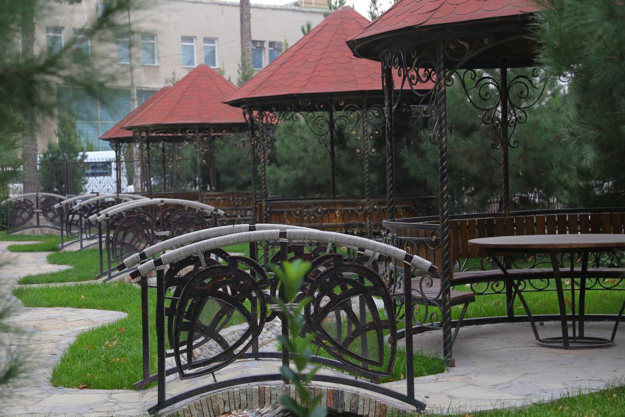 Sipehr Hotel Chkalovsk Buitenkant foto