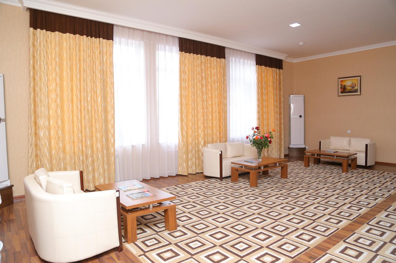 Sipehr Hotel Chkalovsk Buitenkant foto